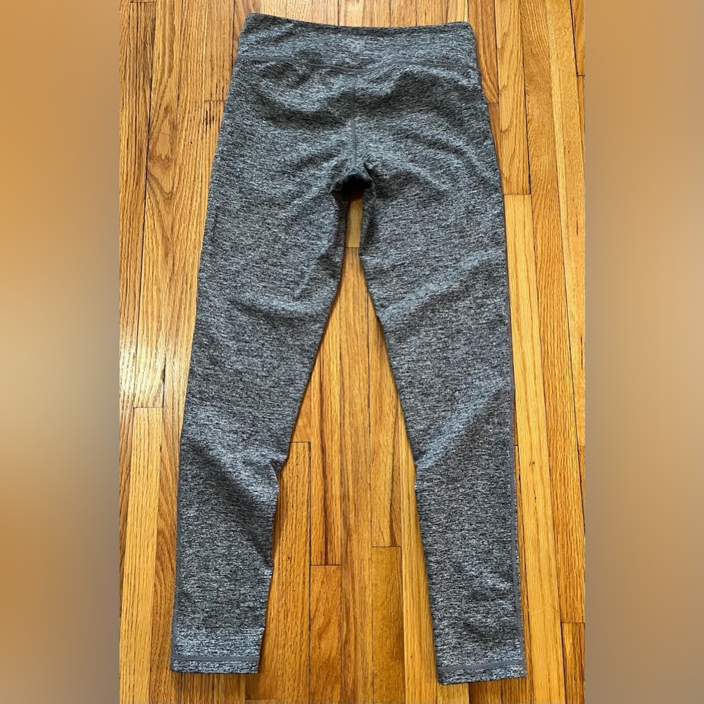 ARITZIA TNA leggings sz M